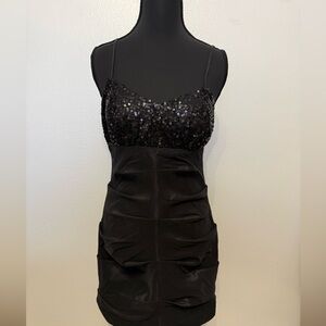 Girls, prom is almost here! The dress, offered by Arden B, is in size 8.
